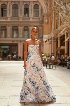 Akela Dress 11 Akela Dress -ALAMOUR DRESS SALE 119 d9a4c6ab d283 4170 bf70 3617f0d5398a