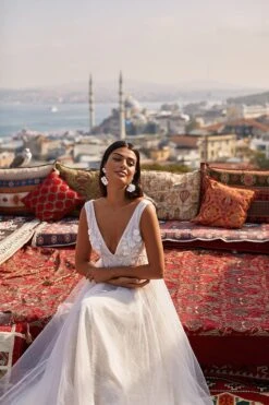 Aiyla Gown -ALAMOUR DRESS SALE 12 29ac5315 a5be 4577 b041 e38d0af64637