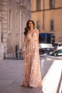 Fiorella -ALAMOUR DRESS SALE 2 13de2e71 8ce3 4368 88f0 27c4c1d63a12