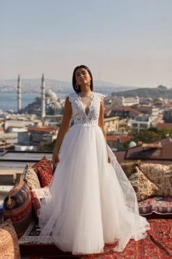 Sefa Gown -ALAMOUR DRESS SALE 33 4d2c2ee2 57e1 49ba 89a8 f78c4a586556