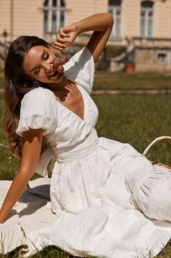 Lara Dress -ALAMOUR DRESS SALE 37 ba974f68 32e5 4bb8 83d4 70303a13bd05