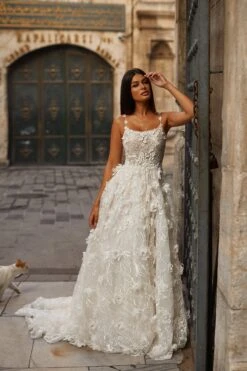 Esen Gown -ALAMOUR DRESS SALE 49 efeb6546 6ecf 4e2e 97be 7aa9dff52c37