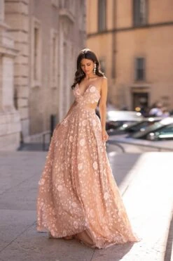 Fiorella -ALAMOUR DRESS SALE 4 c9639d22 59a2 4c4c b035 46de8765e420