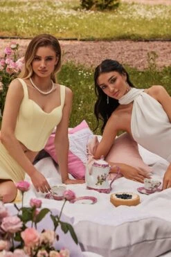 Sofia - White 20 Sofia - White -ALAMOUR DRESS SALE 59 de3a3e40 bdb9 4a29 adb6 71ff47082581