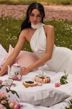 Sofia - White 25 Sofia - White -ALAMOUR DRESS SALE 64 a0ab7e35 f490 420f 8e2d f42c756966b5