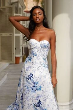 Akela Dress 17 Akela Dress -ALAMOUR DRESS SALE 88 0da657d4 3b57 4dbe 9421 878dd3987770