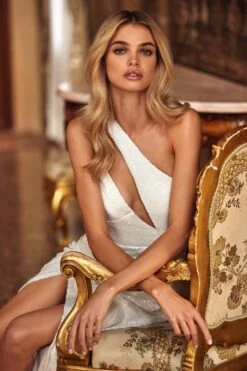 Cyra - White -ALAMOUR DRESS SALE 9 1fb04db7 ec9e 49ed 8f68 480c42dd11d4