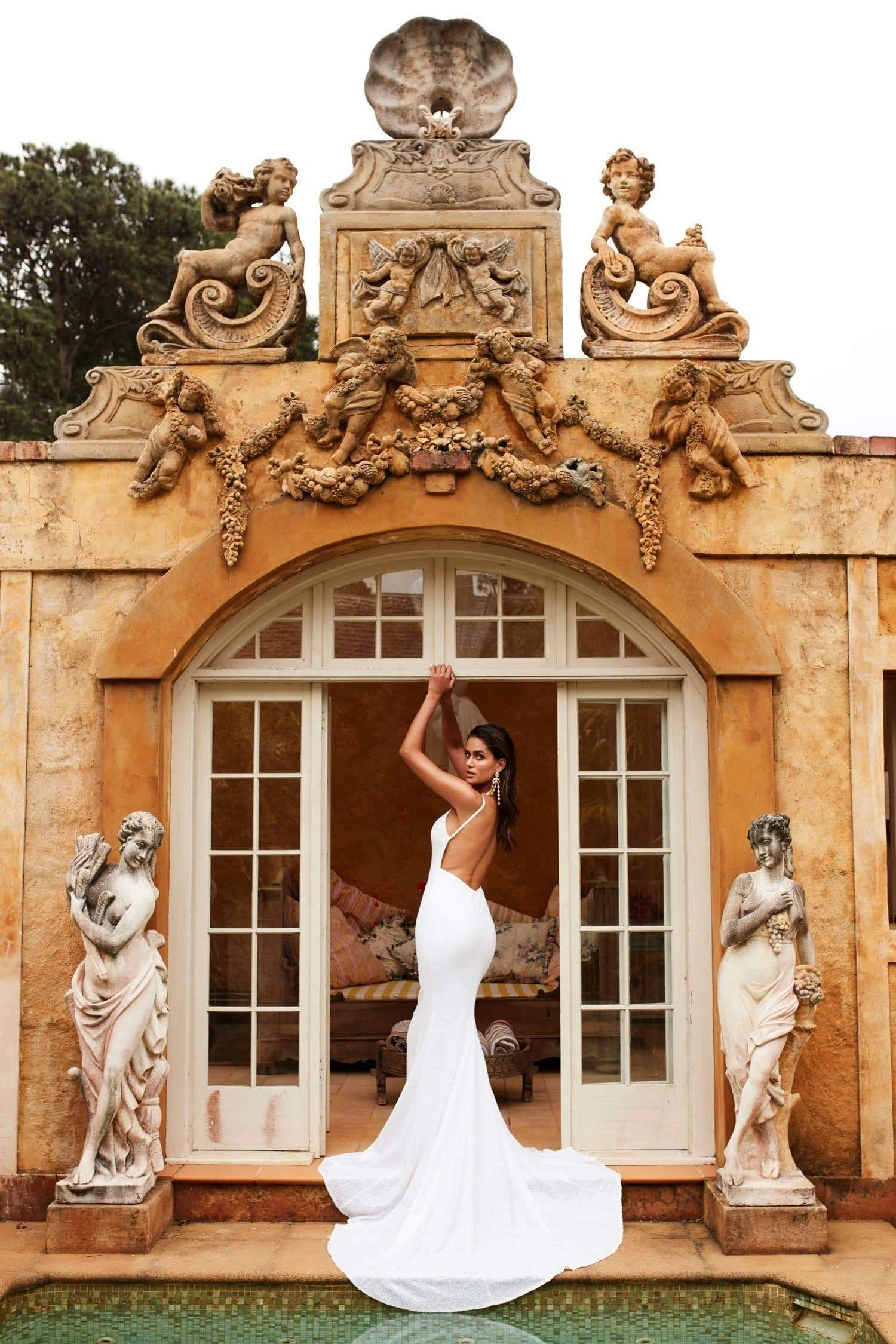 Yassmine Luxe - White 1 Yassmine Luxe - White