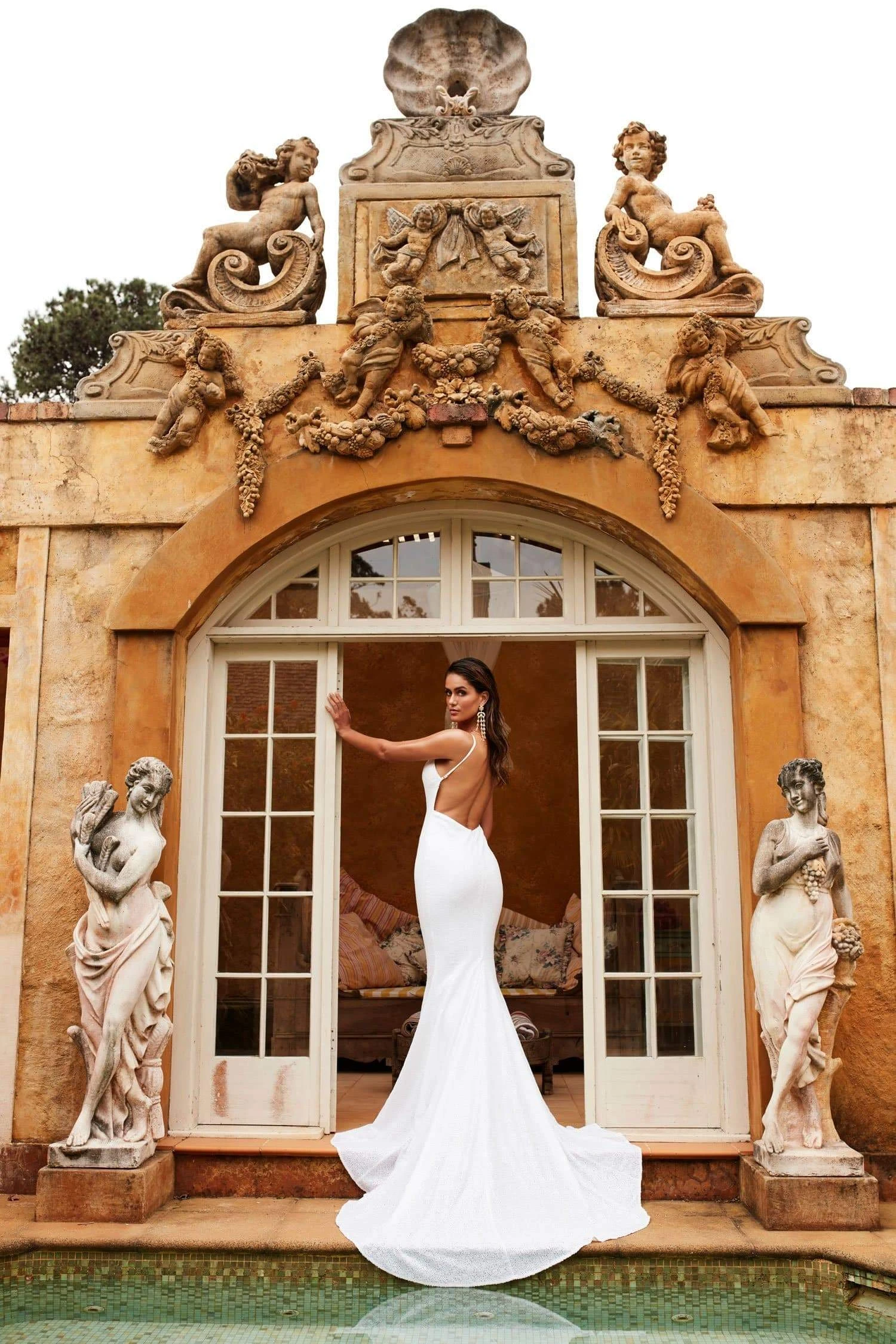 Yassmine Luxe - White 3 Yassmine Luxe - White - Image 3