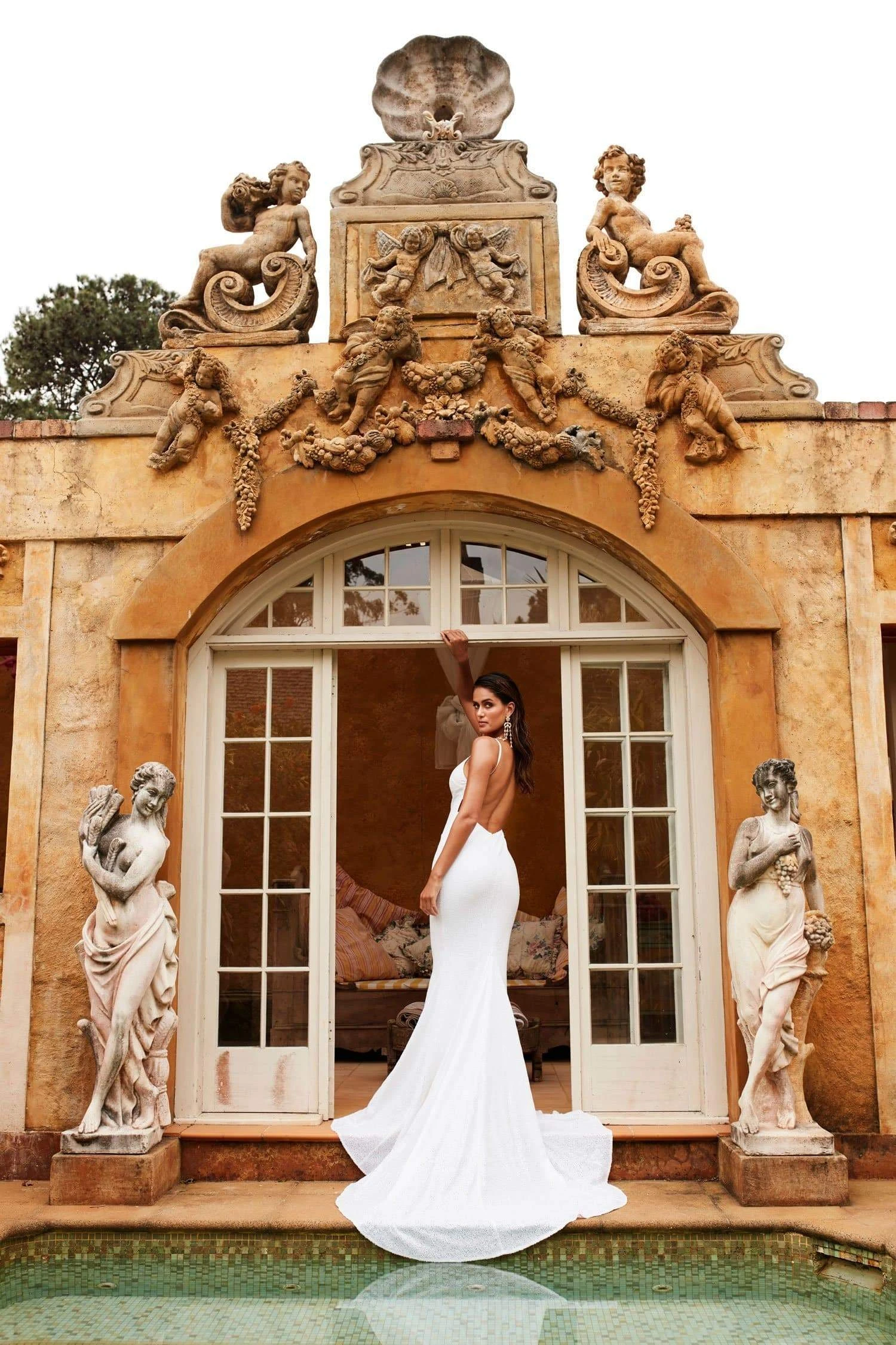 Yassmine Luxe - White 4 Yassmine Luxe - White - Image 4